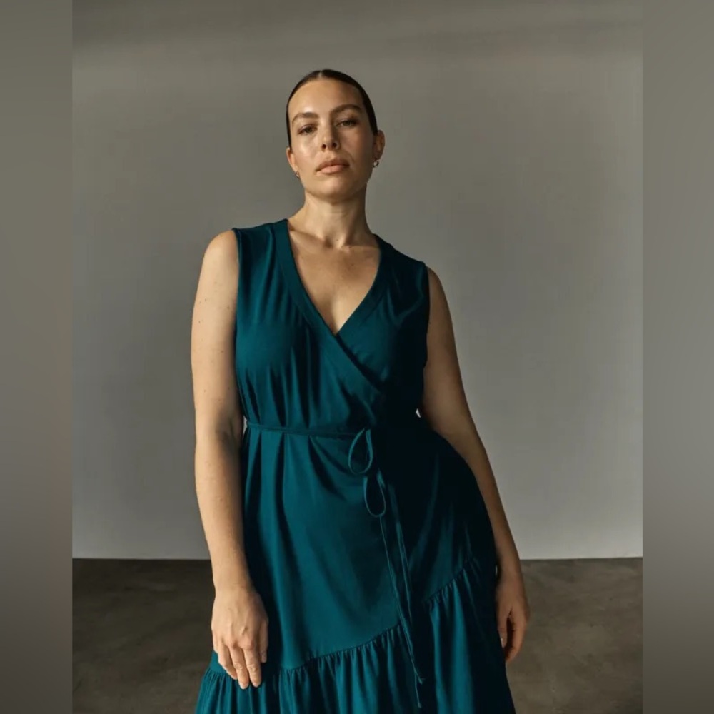 Universal Standard Twirl Tiered Wrap Dress in Deep Sea